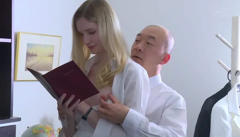 Vợ chấp nhận làm tình nhân cho đối tác của chồng để trả nợ