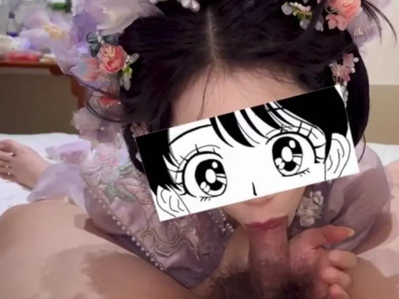 Gái xinh trong bộ đồ ái nữ mút chim cực đã